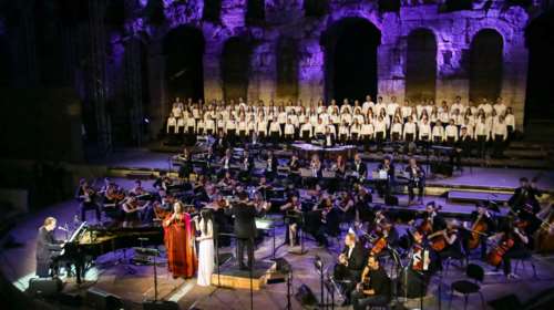 Ο Κορκολής ταξίδεψε το κοινό του Ηρωδείου στη μουσική Μίκη για καλό σκοπό