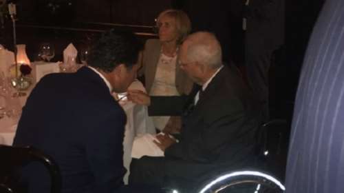 Το τετ α τετ Άδωνι - Σόιμπλε σε συγκέντρωση του γερμανικού CDU (ΦΩΤΟ)