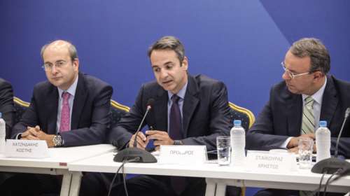 Ανησυχία στη Νέα Δημοκρατία: Πώς θα σταματήσουμε τα αυτογκόλ