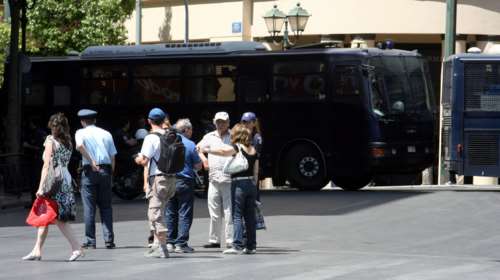 Απαγόρευση συγκεντρώσεων αύριο στην Αθήνα εξ αφορμής της επίσκεψης Μακρόν