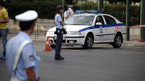 «Αστακός» το κέντρο για τον Μακρόν, μπογιές στο Γαλλικό Ινστιτούτο