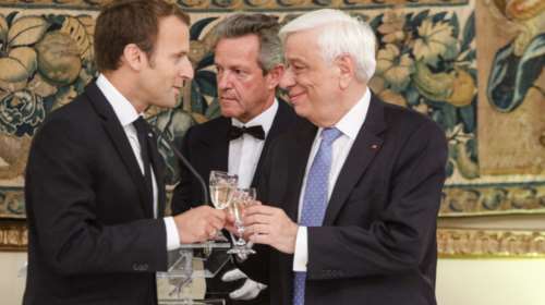 Αντιφώνηση Μακρόν: Ηρθε η ώρα η Ελλάδα να αποκτήσει οικονομική κυριαρχία