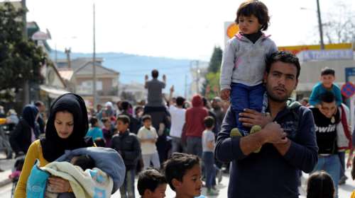 Moυζάλας: Θα μείνουν οριστικά στην Ελλάδα 30.000 πρόσφυγες