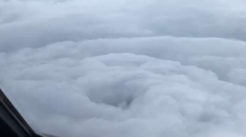 Βίντεο μέσα από τον τυφώνα που κόβει την ανάσα