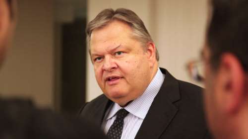 Βενιζέλος για Τσίπρα: Η μυλωνού τον άντρα της με τους πραματευτάδες