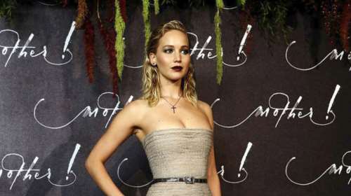 Για τους τυφώνες φταίει ο Τραμπ, δηλώνει η Τζένιφερ Λόρενς