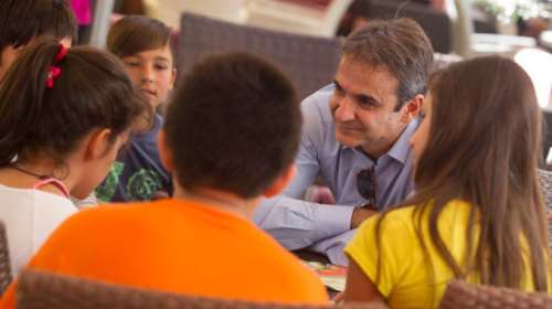 Μητσοτάκης: «Θα κάνω ό,τι περνάει απ'το χέρι μου για την γενιά της κρίσης»