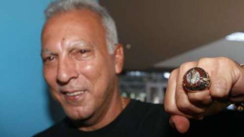 Αποθεωτική υποδοχή στον Νίκο Γκάλη στη Θεσσαλονίκη