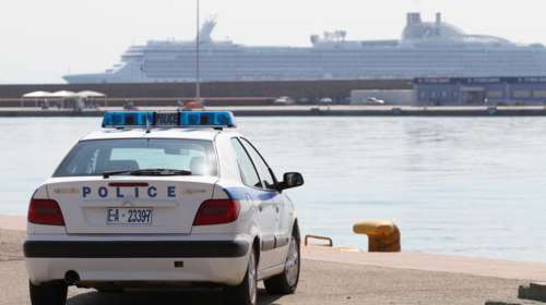 17χρονος έκλεψε 13.000 € στη Λέσβο,τον έπιασαν στον Πειραιά