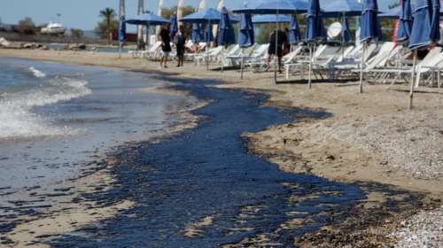 Οργή και ερωτήματα για την πρωτοφανή οικολογική καταστροφή