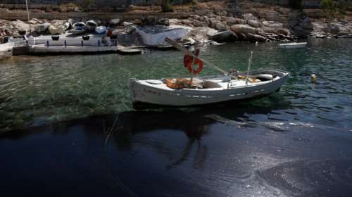 Στα διεθνή ΜΜΕ έφτασε το θέμα με τη ρύπανση στον Σαρωνικό