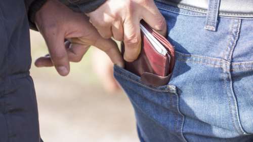 Εξαρθρώθηκε μεγάλη σπείρα πορτοφολάδων στην Αττική