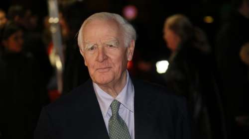 Λε Καρέ: Οι επιθέσεις Τραμπ ανάλογο της καύσης των βιβλίων