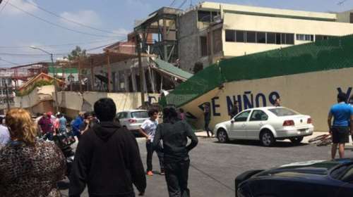 Μεξικό: 21 παιδιά θάφτηκαν στα ερείπια του σχολείου τους