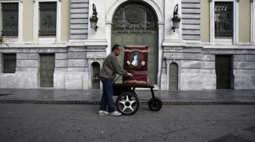 FAZ: Τα «κόκκινα» δάνεια είναι το μεγαλύτερο πρόβλημα των τραπεζών