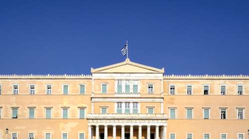 Reuters: Η Ελλάδα εξετάζει νέες ανταλλαγές ομολόγων