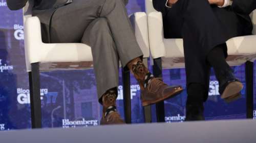 O Τριντό συζητά με την Λαγκάρντ φορώντας κάλτσες... Star Wars!