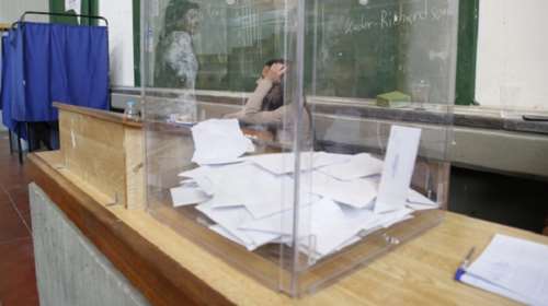 Νέα δημοσκόπηση: Αγγίζει την αυτοδυναμία η Νέα Δημοκρατία