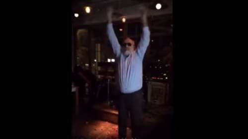 Καταγγελία για το «ζεϊμπέκικο» του Κουρουμπλή [video]