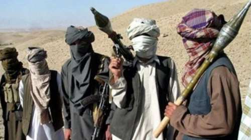 Πύραυλοι στο αεροδρόμιο της Καμπούλ μόλις προσγειώθηκε ο υπ. Αμυνας των ΗΠΑ