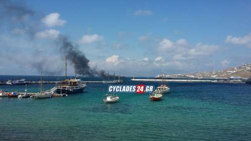 Φωτιά σε σκάφος στο λιμάνι της Μυκόνου