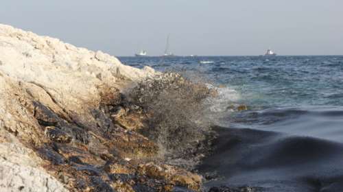 Εκθεση Επιτροπής της Βουλής: Τεράστια η ζημιά στον Σαρωνικό
