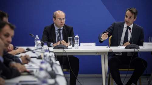 Στρίβειν δια της... τροπολογίας η ΝΔ για την αλλαγή φύλου