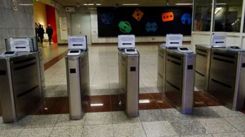 «Ηλεκτρονικός» πόλεμος Σπίρτζη- συνδικαλιστών για τα εισιτήρια