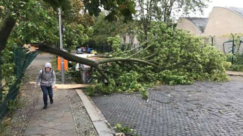 Ακραία καιρικά φαινόμενα στη Γερμανία, μια γυναίκα νεκρή