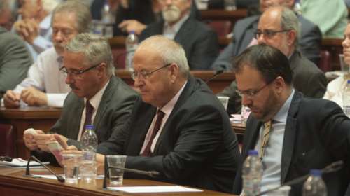 «Παρών» από το ΠΑΣΟΚ, «ναι» από Θεοχαρόπουλο της ΔΗΜΑΡ