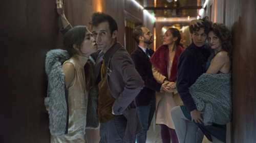 Το έξυπνο πουλί, οι απατημένοι σύζυγοι και άλλα τρελλά ξανά στη σκηνή