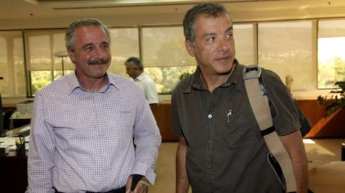 Οι &quot;αντίπαλοι&quot; Μανιάτης - Θεοδωράκης μαζί σε έκθεση