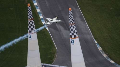 Εντυπωσιακές εικόνες από το Red Bull Air Race
