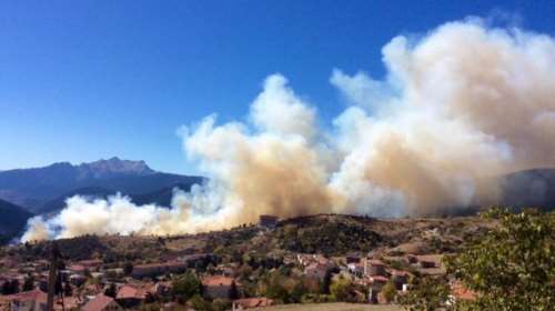Δύο συλλήψεις για τη μεγάλη πυρκαγιά στο Καρπενήσι