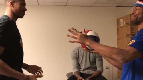 Ο Αντετοκούνμπο πήγε στους... Χάρλεμς - Δείτε το βίντεο