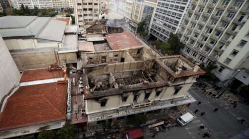 Αβέβαιη η ανακατασκευή των ιστορικών κτιρίον «Αττικόν» και «Απόλλων»