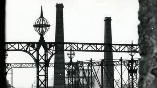 Ενα εργοστάσιο «ρίχνει» φως στην Αθήνα 160 χρόνια