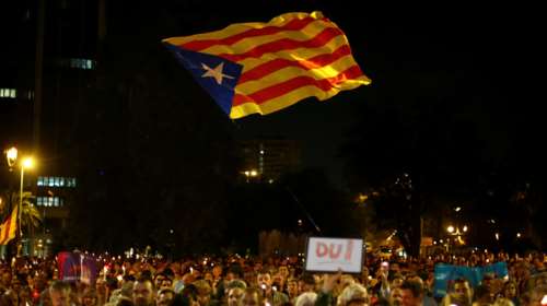 Ενα βήμα πριν την άβυσσο η Ισπανία - Τελεσίγραφα κι απειλές