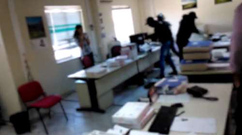 Βίντεο από την εισβολή του Ρουβίκωνα στα γραφεία του ΚΕΑΟ