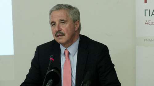 Κεντροαριστερά: Μανιάτης υπέρ Θεοδωράκη και κατά Καμίνη