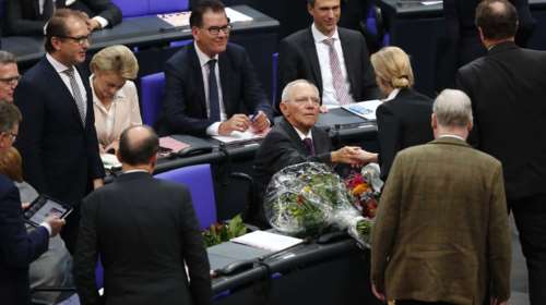 Σόιμπλε: Από το γερμανικό ΥΠΟΙΚ νέος πρόεδρος της Bundestag