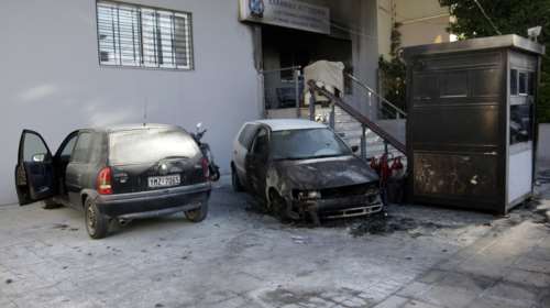 Βολές από την αντιπολίτευση για τις εφόδους και την «ανομία»