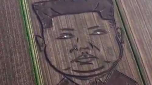 Ο Κιμ Γιόνγκ Ουν καρικατούρα σε ένα χωράφι της Ιταλίας