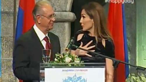Επική γκάφα: Βράβευσαν τη Βανδή αλλά την φώναξαν στη σκηνή ως Αννα Βίσση