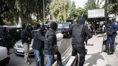 Νέα προθεσμία για να απολογηθεί πήρε ο 29χρονος με τα τρομοδέματα