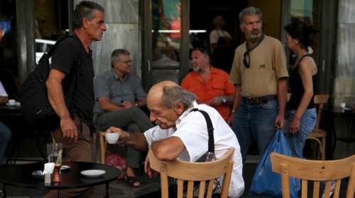 ΕΛΣΤΑΤ: Πτώση κατά 2,7 δισ. ευρώ του διαθέσιμου εισοδήματος το 2016