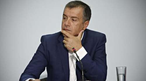 Στη Δικαιοσύνη ο Σταύρος Θεοδωράκης κατά του Πάνου Καμμένου