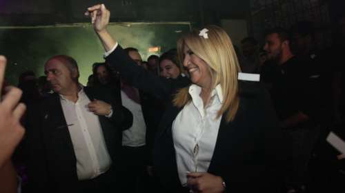 Φώφη Γεννηματά: Οι selfies και τα χαμόγελα στο club Socialista στο Γκάζι