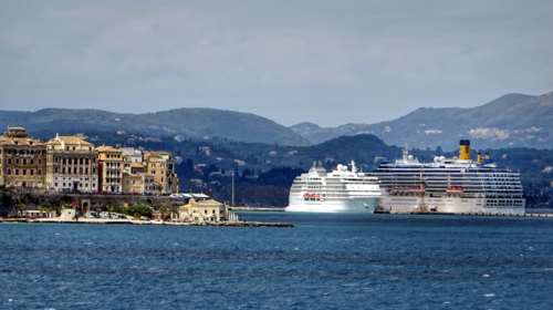 Δεμένα από την Πέμπτη τα πλοία σε Κέρκυρα - Ηγουμενίτσα