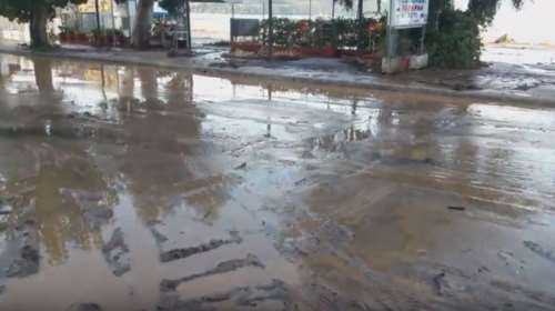 Τόνοι λάσπης από τις πλημμύρες στην Ηγουμενίτσα (Βίντεο)